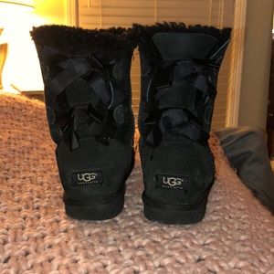 Black bailey bow Ugg boots